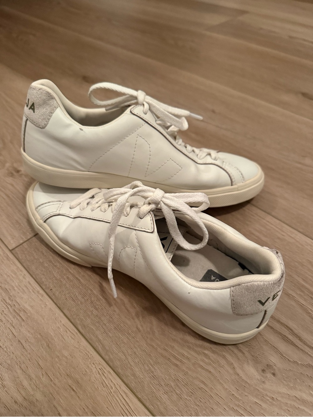 Veja White Leather Low-Top Sneakers with Light Suede Heel